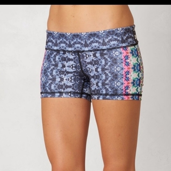 Prana luminate  performance Shorts - Picture 1 of 9